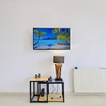 Apartmán Penthouse Near Center And With Pool