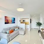 Penthouse Near Center And With Pool *