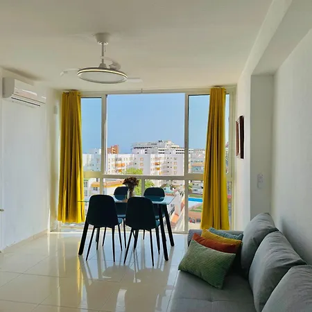 Апартаменти Penthouse Near Center And With Pool Торремолінос