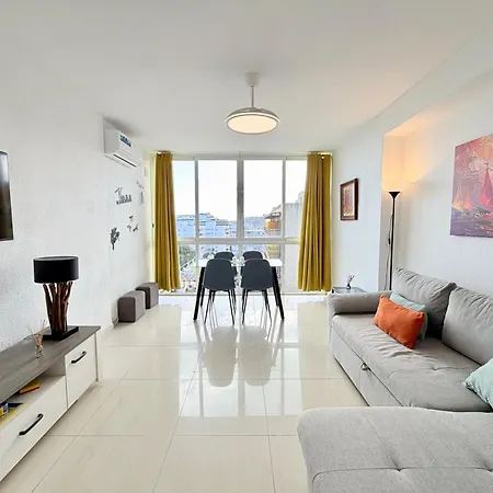 Penthouse Near Center And With Pool Daire Torremolinos