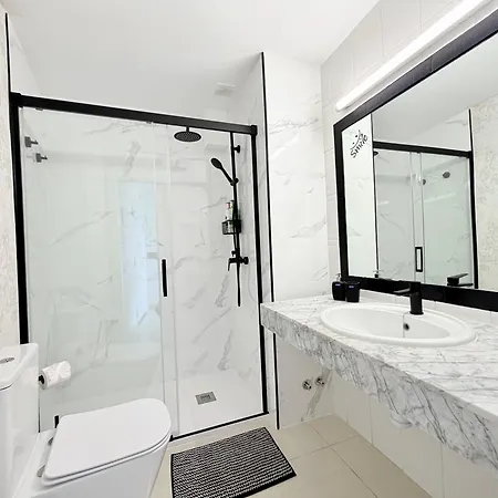 Penthouse Near Center And With Pool Daire