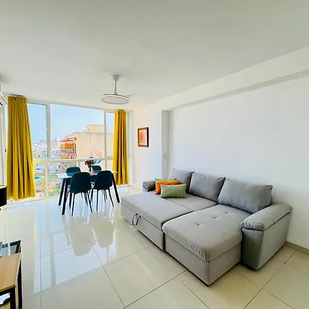 شقة Penthouse Near Center And With Pool توريمولينوس