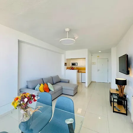 Penthouse Near Center And With Pool شقة *