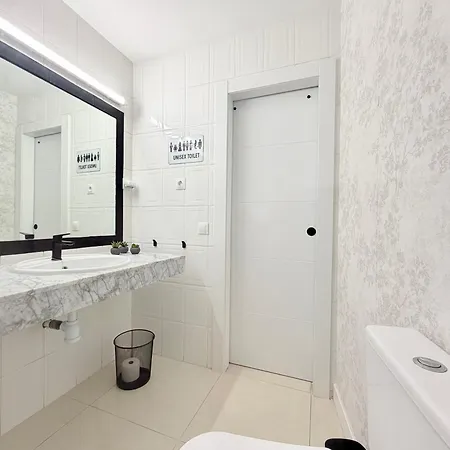 Penthouse Near Center And With Pool